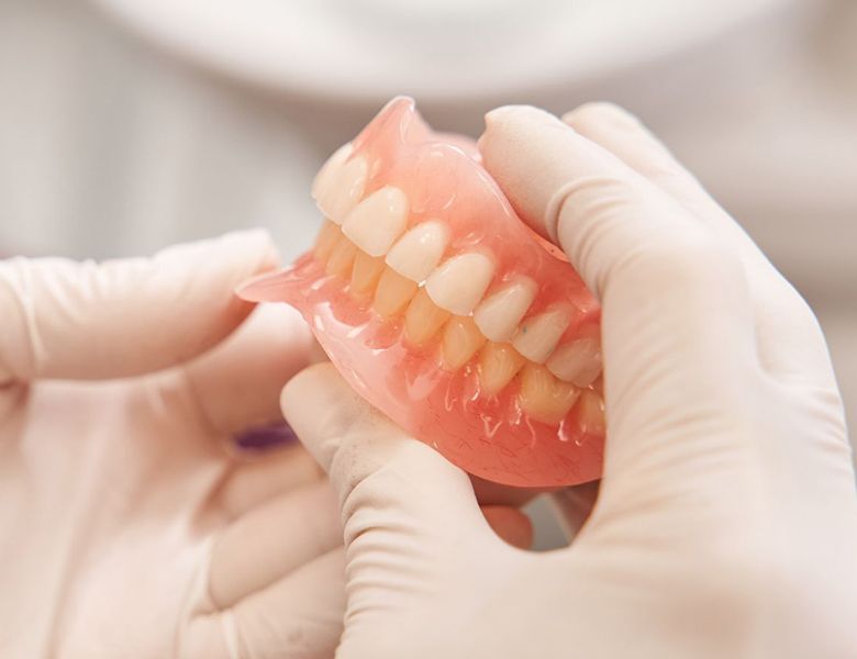 文京区（茗荷谷・江戸川橋）の歯医者、吉澤歯科クリニックの入れ歯治療